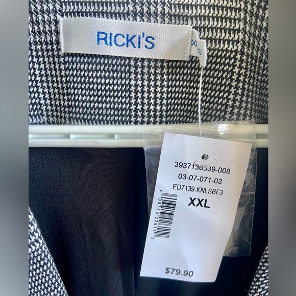 Beautiful Women’s blazer. Size XXL. Ricki’s. Fully lined. BNWT! Pockets. - Picture 3 of 8